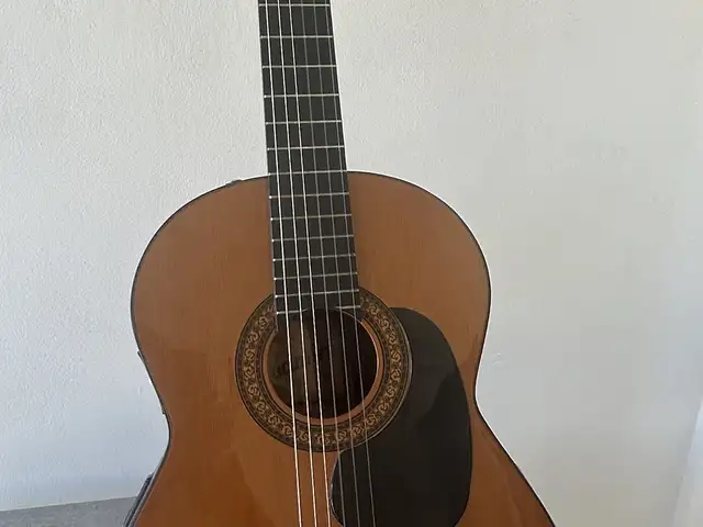 Admira classic spanish guitar 2,000-e, Επαρχία Λάρνακας — Ορόκλινη