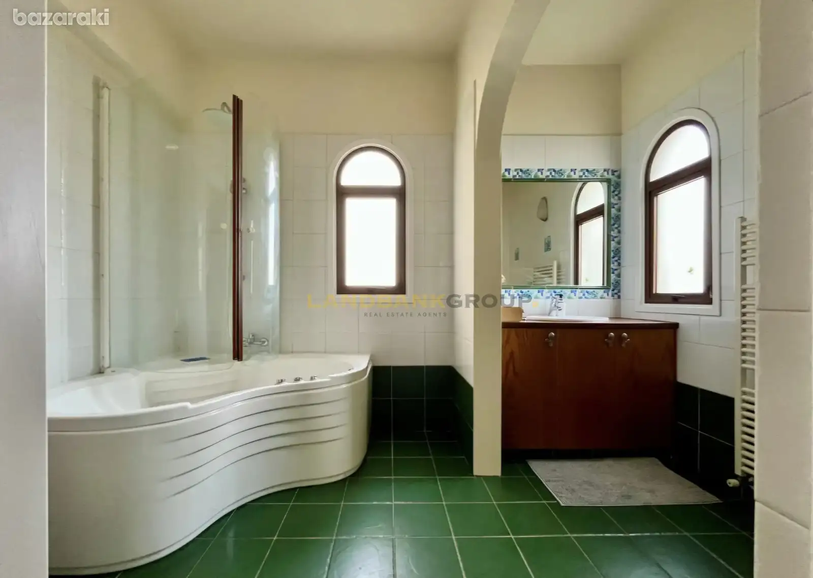 House, 4 bedrooms — 12