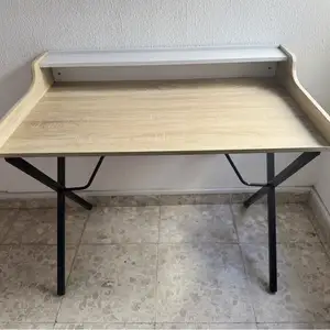 2 γραφεία με μεταλλικά πόδια, Limassol — Limassol - Katholiki