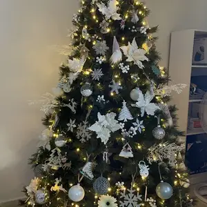 Χριστουγεννιατικο δεντρο / christmas tree, Επαρχία Λάρνακας — Λάρνακα - Καμάρες