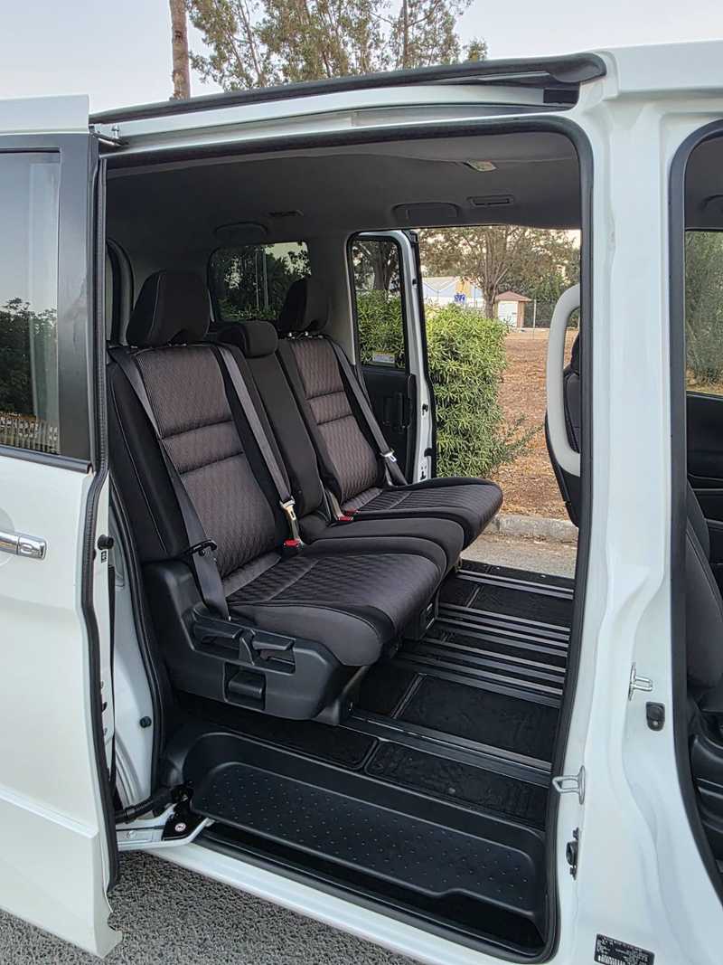 2022 Nissan Serena 2,0L 2022 Cyprus