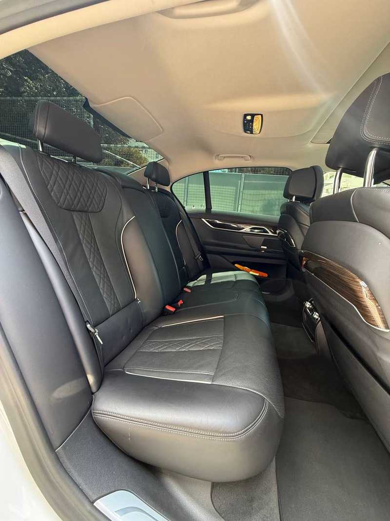 2019 BMW 7-Series 4,4L 2019 Cyprus