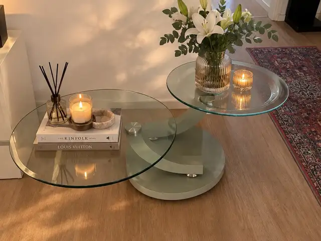 Beautiful coffee table with two round glass tops and an unusual swivel, Επαρχία Λευκωσίας — Άγιος Δομέτιος - Άγιος Γεώργιος