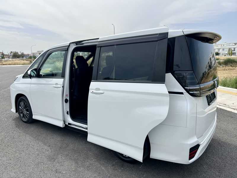 2023 Toyota Voxy 2,0L 2023 Cyprus