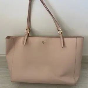 Tory burch york buckle tote, Επαρχία Λεμεσού — Λεμεσός - Μέσα Γειτονιά