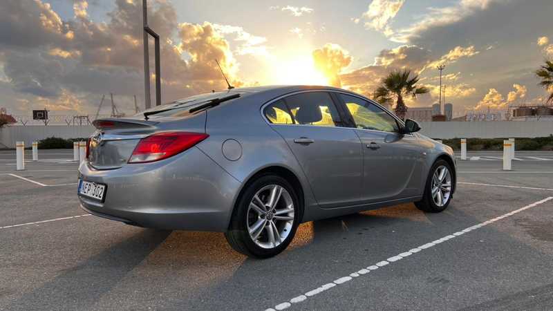 2010 Opel, Vauxhall Insignia 2,0L 2010 Cyprus