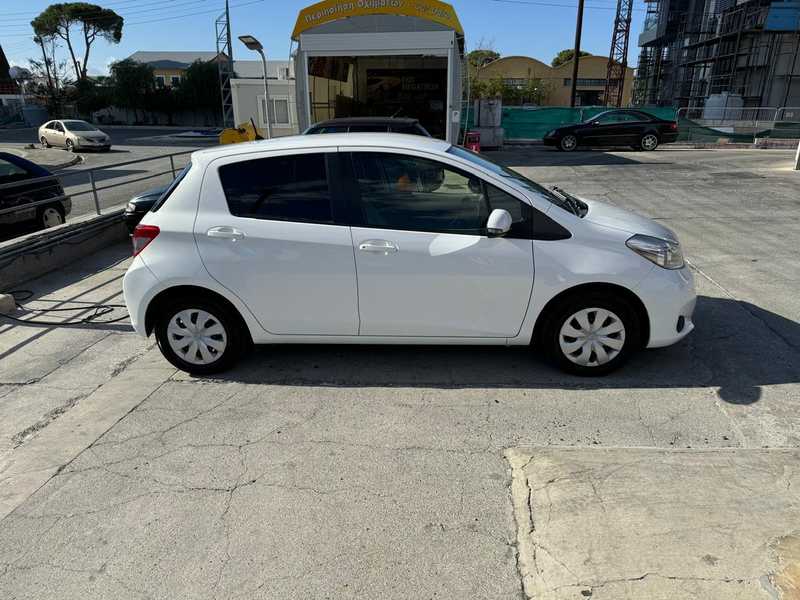 2014 Toyota Vitz 1,3L 2014 Cyprus