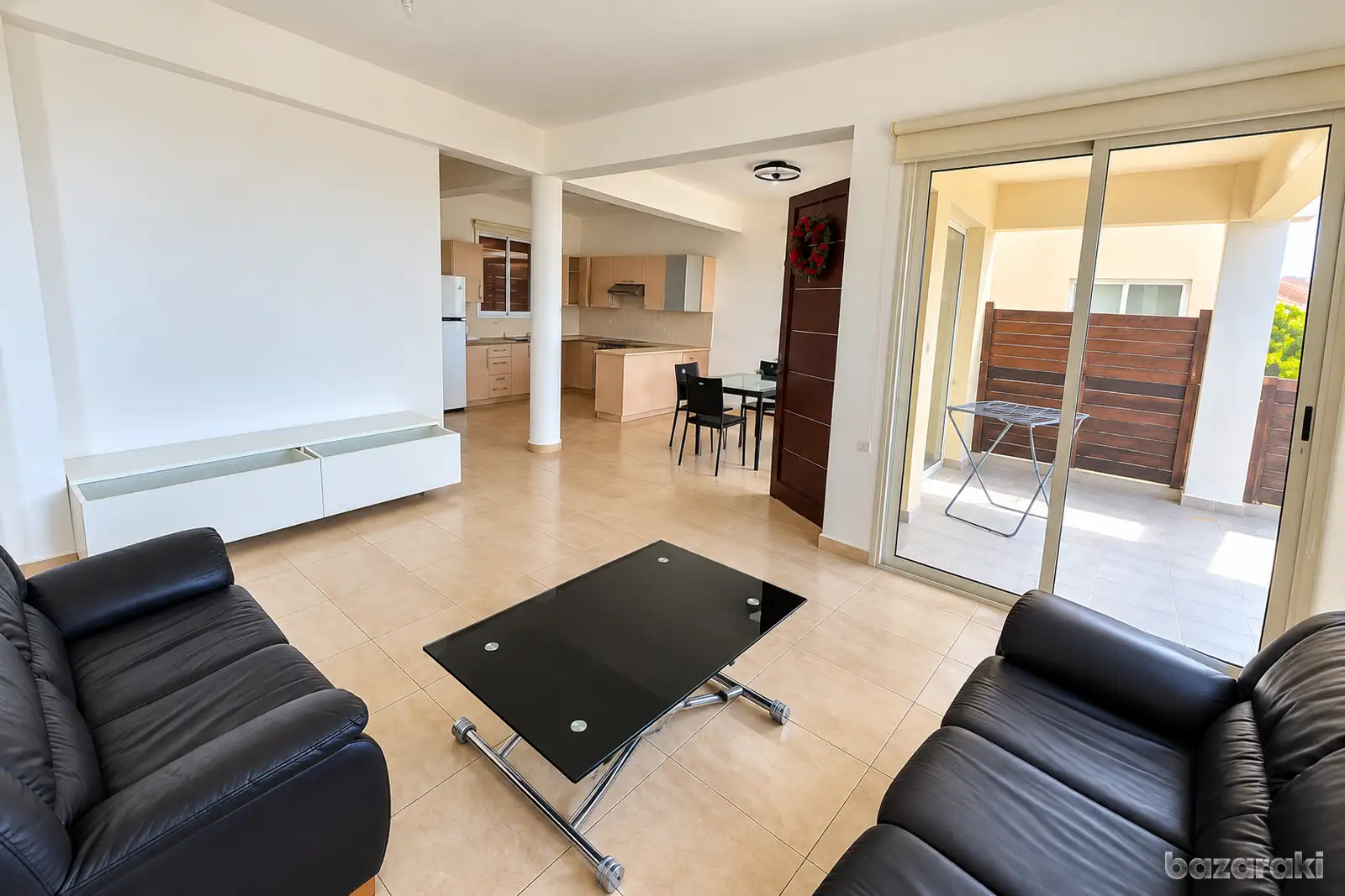 House, 3 bedrooms — 2