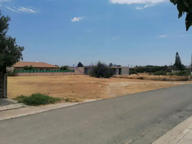 Residential Plot 1403 m², Limassol — Ypsonas
