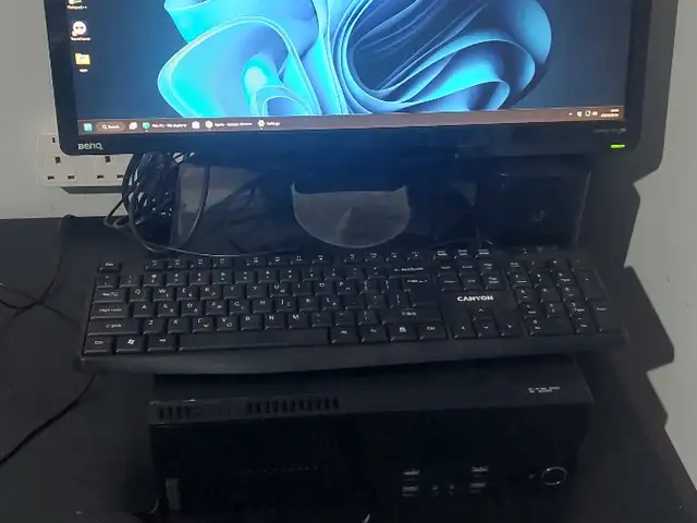 Computer Set, Nicosia — Aglantzia