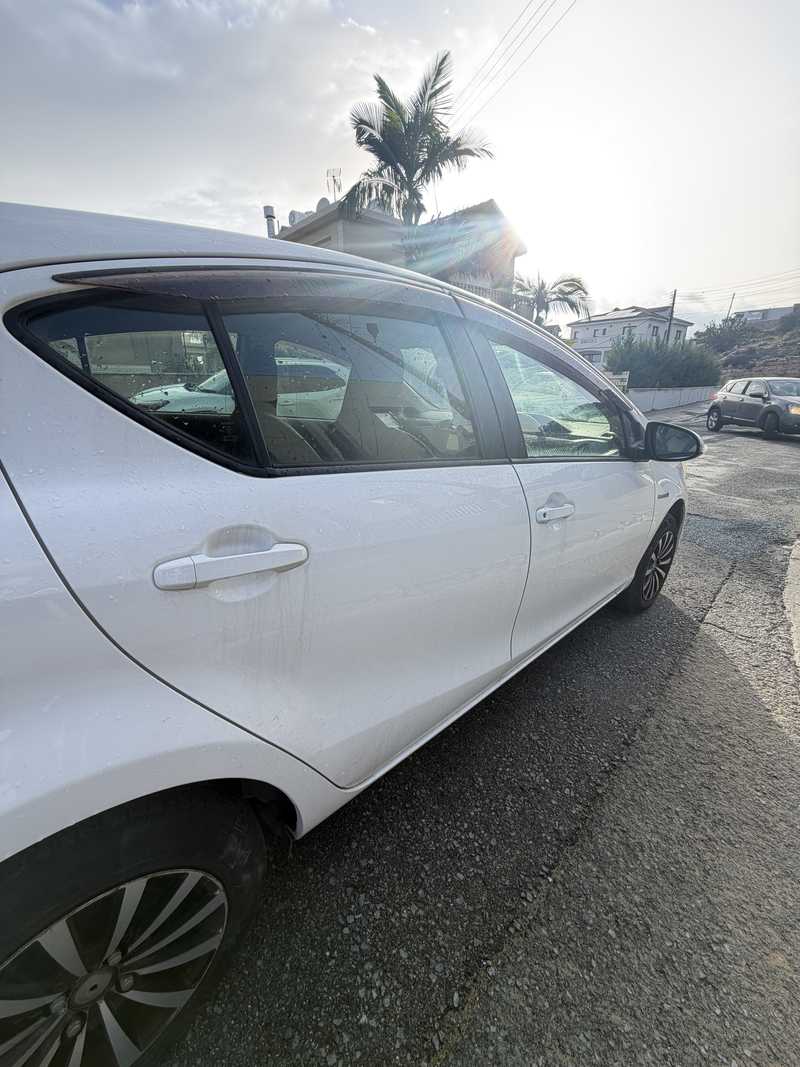 2015 Toyota Aqua 1,5L 2015 Cyprus