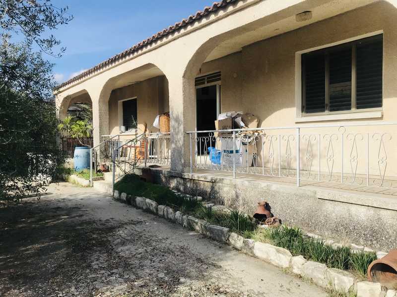 4-bedroom maisonette for sale