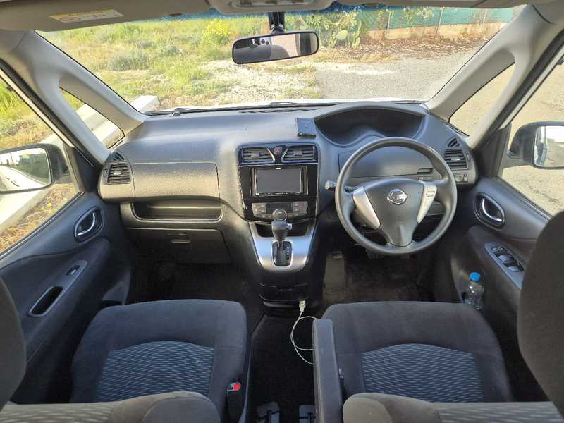 2016 Nissan Serena 2,0L 2016 Cyprus