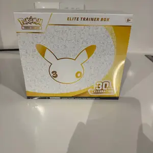 30th anniversary celebration elite trainer box sealed, Επαρχία Λεμεσού — Λεμεσός - Άγιος Νικόλαος