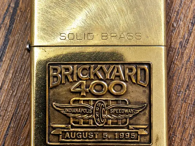 Vintage zippo solid brass brickyard 400-indianapolis speedway collectible, Limassol — Agia Paraskevi