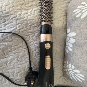 Hot brush paris hilton, Larnaca — Drosia