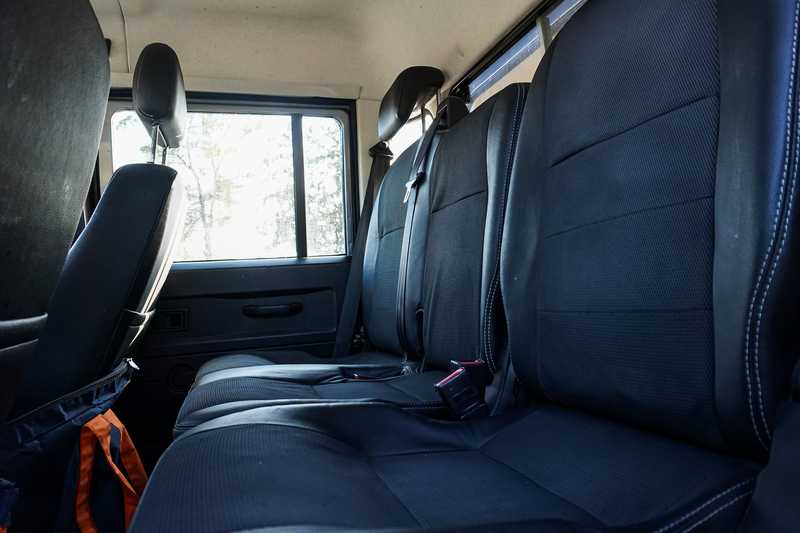 2011 Land Rover Defender 2,2L 2011 Cyprus