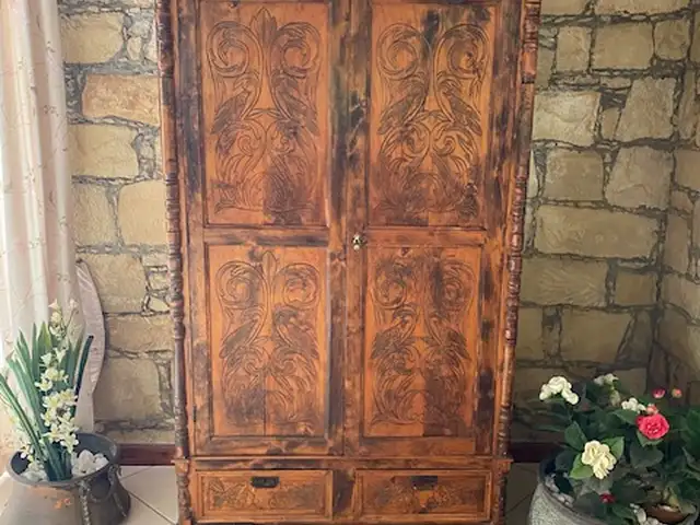 Old cyriot carved cupboard/armoire, Επαρχία Πάφου — Πέγεια