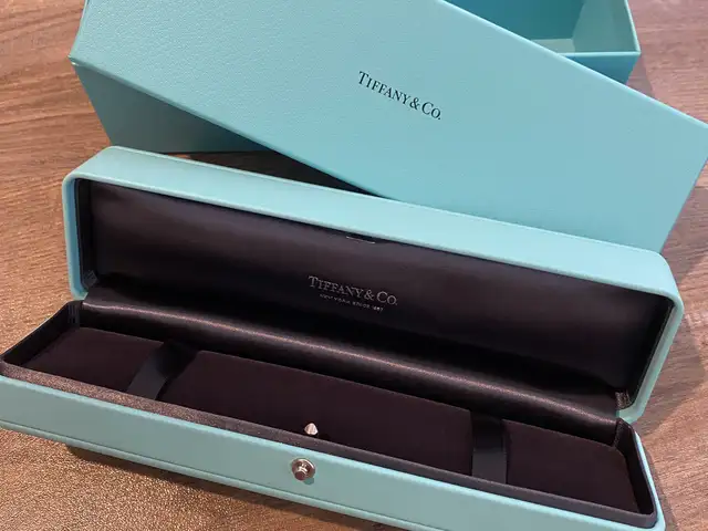 Tiffany & co bracelet presentation box / travel box, Επαρχία Λάρνακας — Λάρνακα - Σωτήρος