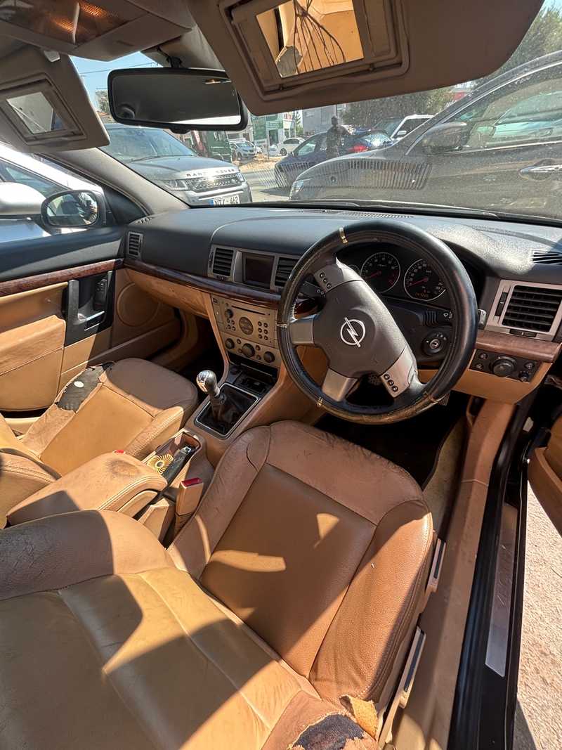 2005 Opel, Vauxhall Vectra 1,6L 2005 Cyprus