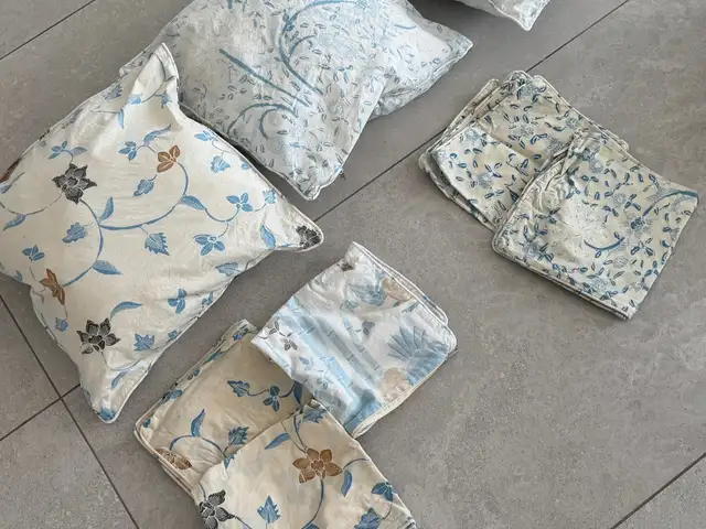 Cushion covers and 3 cushion inserts, Paphos — Agia Marinouda