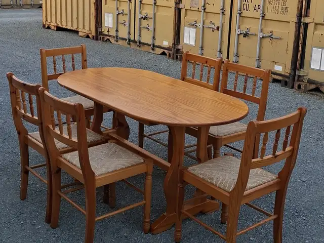 Dining table with 6 chairs, Επαρχία Λεμεσού — Λεμεσός - Ομόνοια