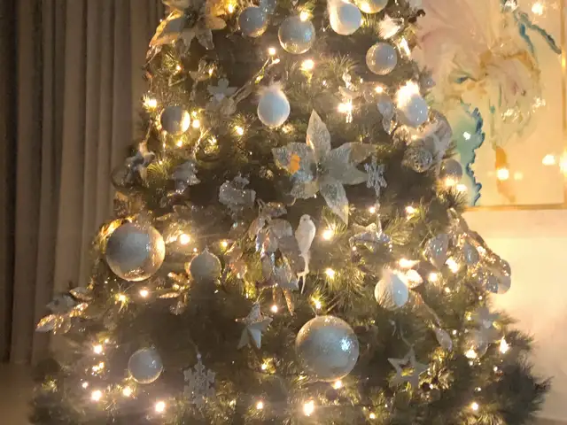 Premium christmas tree 2.10m very dense, with pine cones - from epilekto, Επαρχία Λεμεσού — Ερήμη