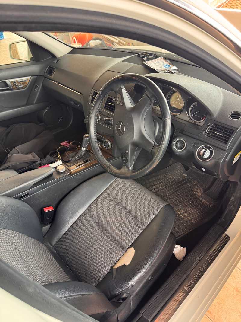 2011 Mercedes-Benz C-Class 2,5L 2011 Cyprus
