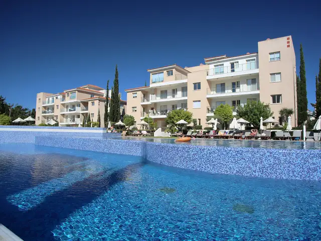3-bedroom apartment for sale, Paphos — Paphos - Universal