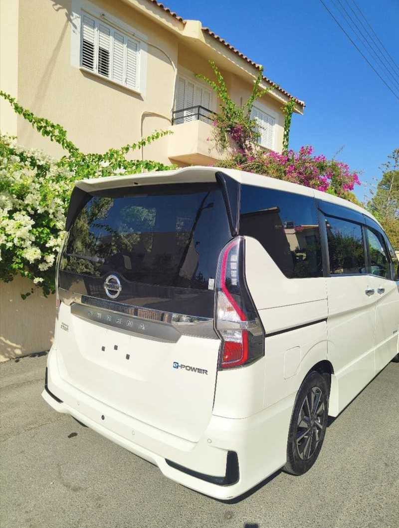 Nissan Serena e-POWER 1,2L 2021