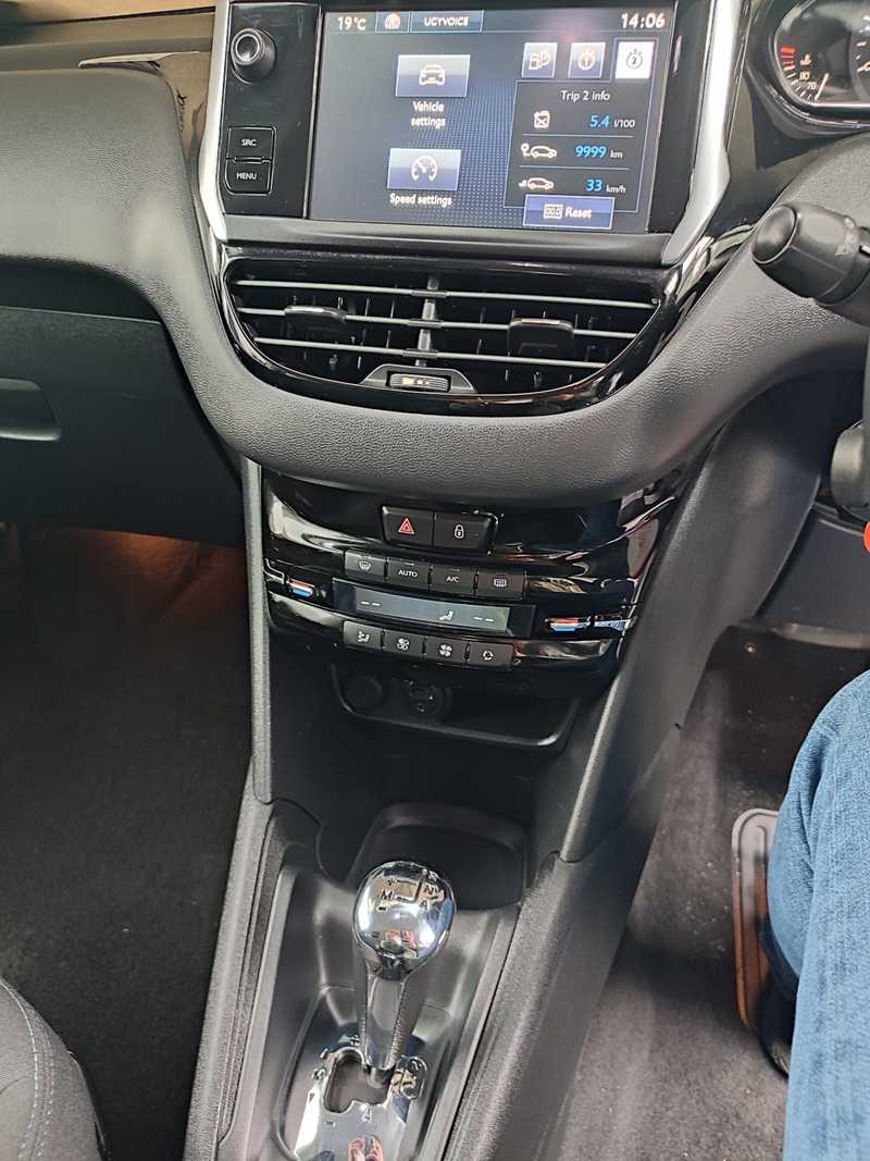2015 Peugeot 208 1,4L 2015 Cyprus