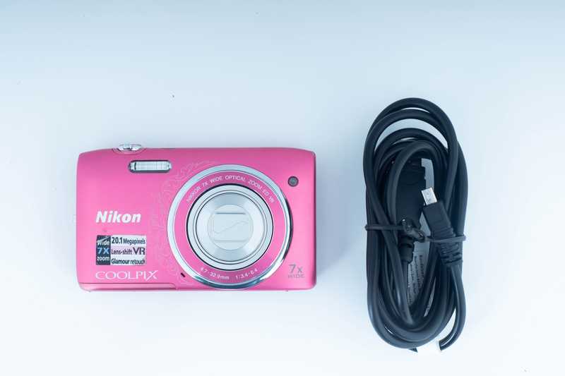 Nikon coolpix s3500 pink decorative edition - excellent condition
