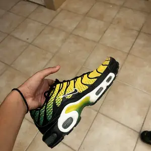 Nike tn, Nicosia — Egkomi - Makedonitissa