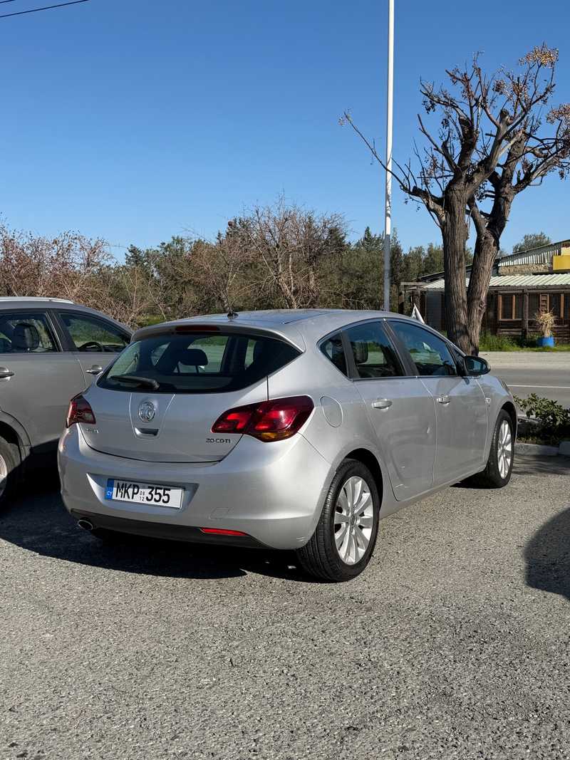 2014 Opel, Vauxhall Astra 2,0L 2014 Cyprus