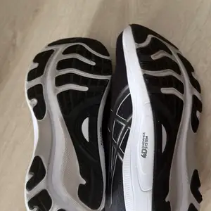 Asics gel kayano 32, Επαρχία Λευκωσίας — Λατσιά - Άγιος Γεώργιος