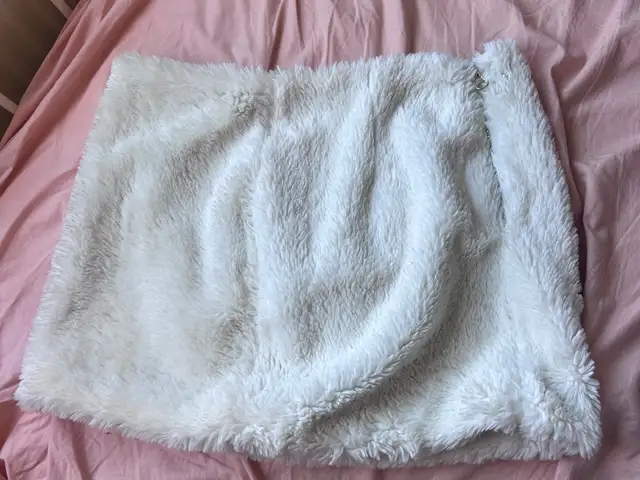 White fluffy skirt, Επαρχία Λεμεσού — Λεμεσός - Κάψαλος