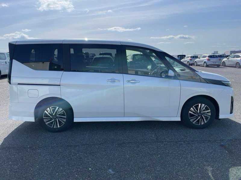 2025 Nissan Serena 2,0L 2025 Cyprus
