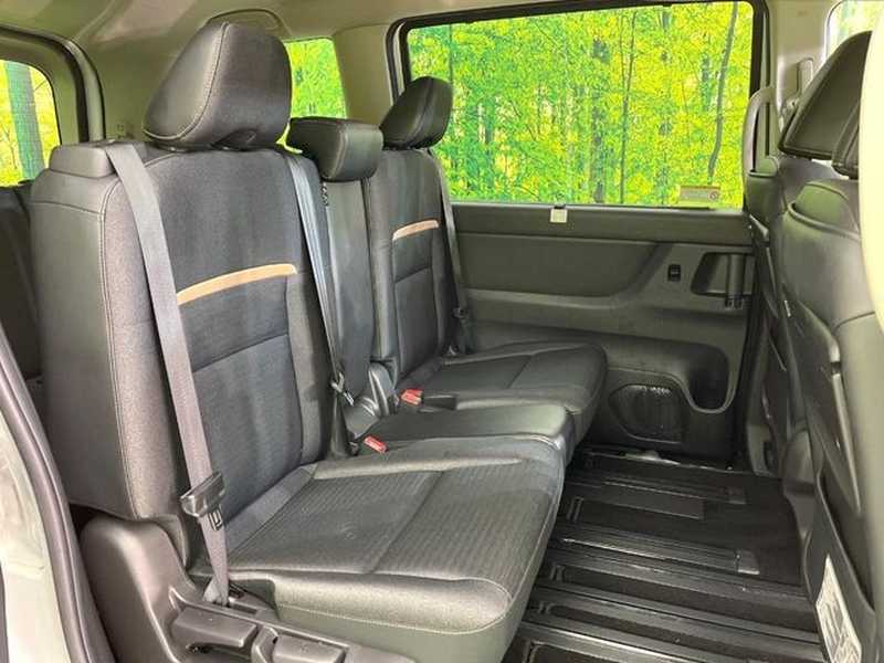 2023 Nissan Serena 2,0L 2023 Cyprus