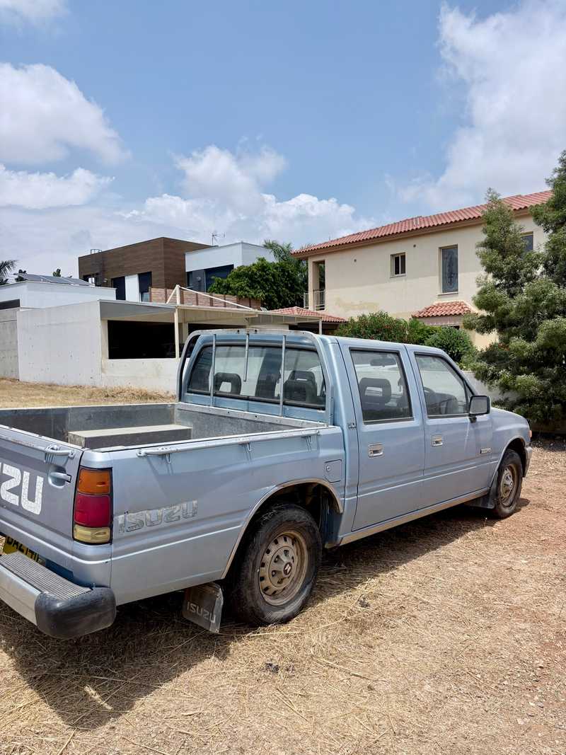 1992 Isuzu Pick-up 2,5L 1992 Cyprus