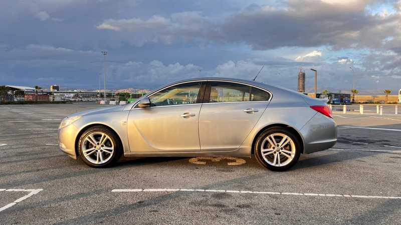 2010 Opel, Vauxhall Insignia 2,0L 2010 Cyprus