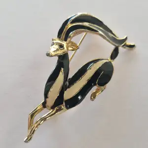 Vintage καρφίτσα γαζέλα / ελάφι - στυλ art deco enamel gazelle brooch, Επαρχία Λευκωσίας — Στρόβολος - Εθνομαρτ Κυπριανός
