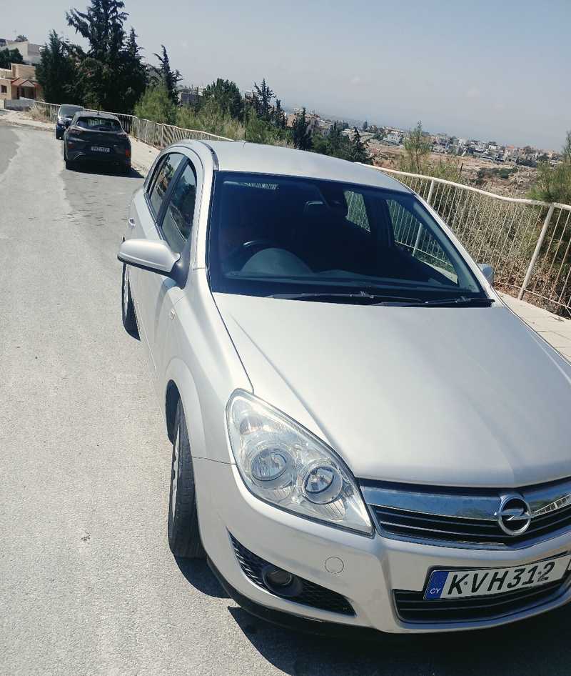 2009 Opel, Vauxhall Astra 1,4L 2009 Cyprus