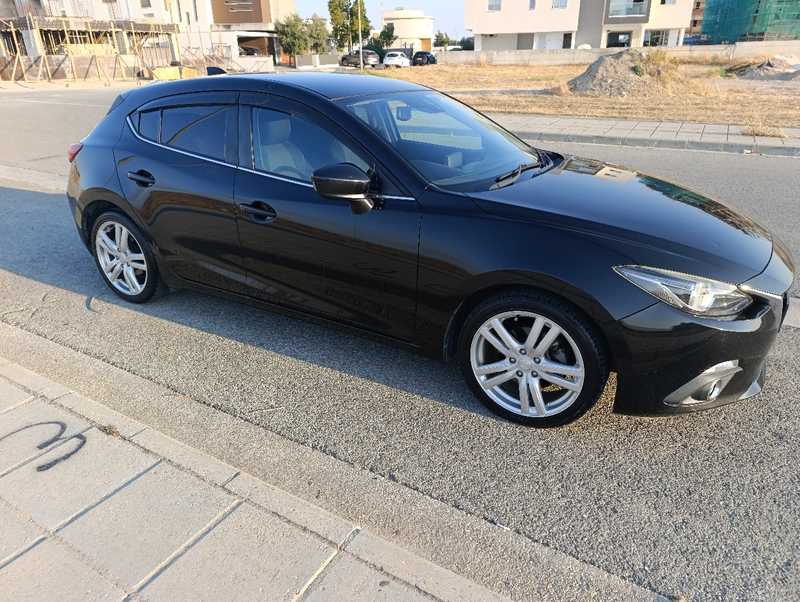 Mazda Axela 2,0L 2014