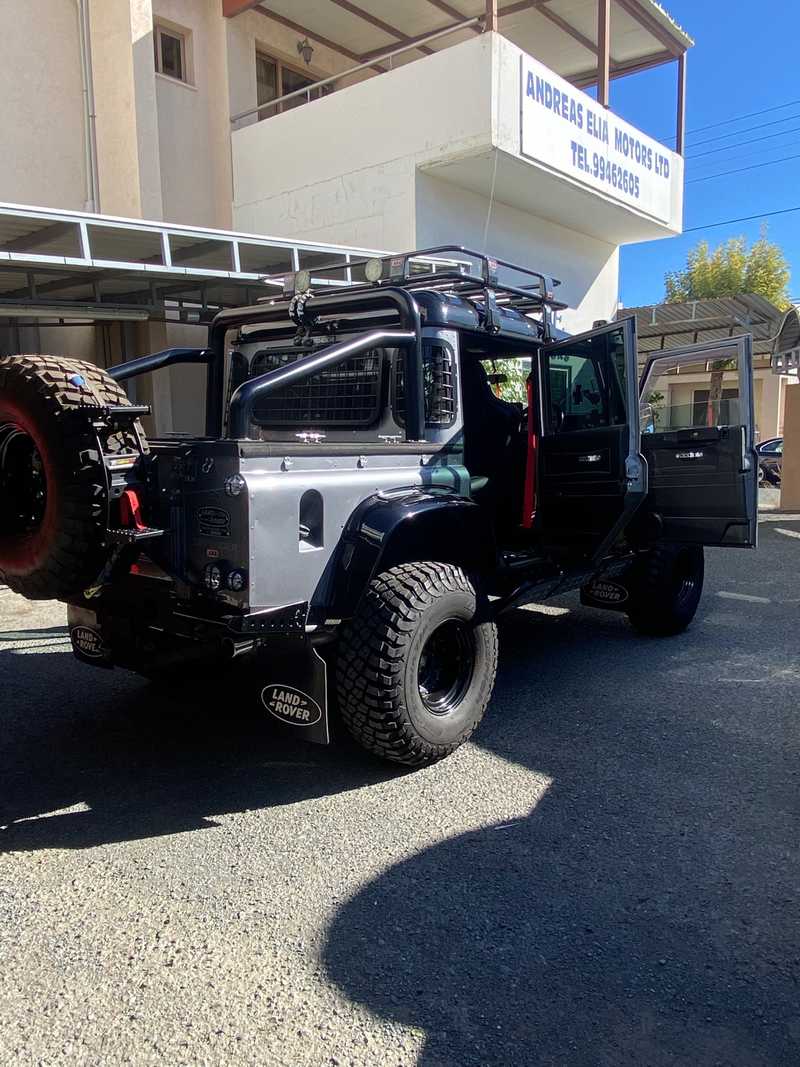 2004 Land Rover Defender 2,5L 2004 Cyprus