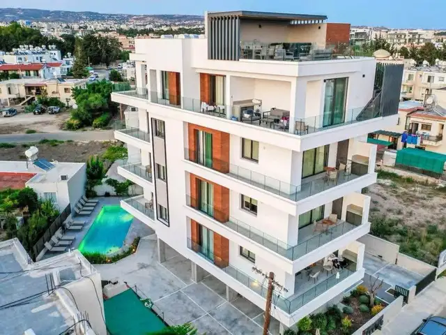 3-bedroom penthouse to rent, Paphos — Paphos - Universal
