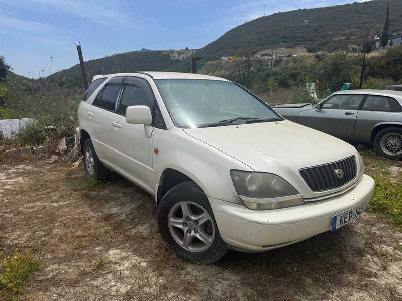 1999 Toyota Harrier 3,0L 1999 Cyprus