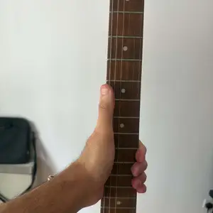 Almost anused guitar and wah wah pedal for beginners, intermediate players, Nicosia — Nicosia - Ag. Antonios