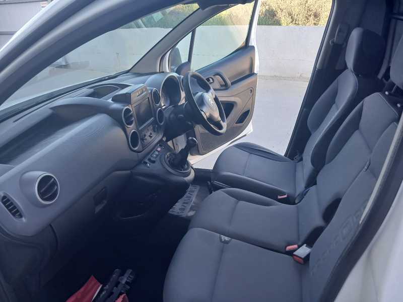 2022 Nissan Serena e-POWER 2,0L 2022 Cyprus