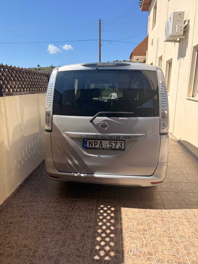2015 Nissan Serena 2,0L 2015 Cyprus