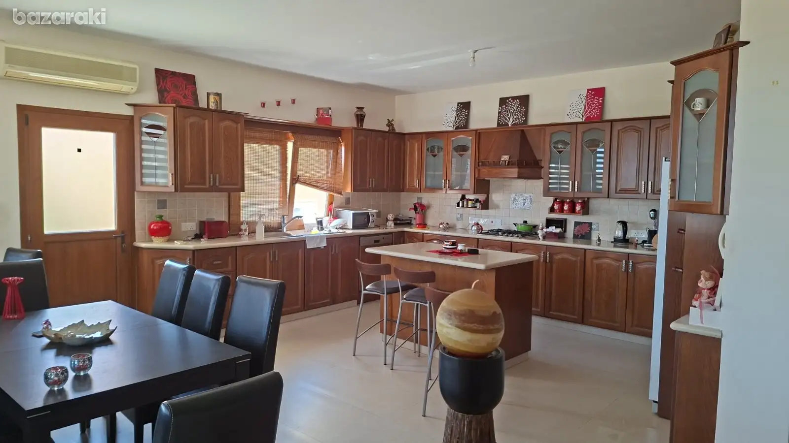 House, 3 bedrooms — 8